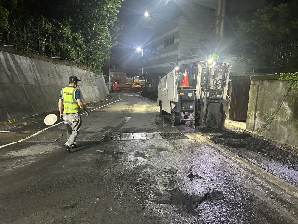 台北市第二殯儀館柏油鋪設