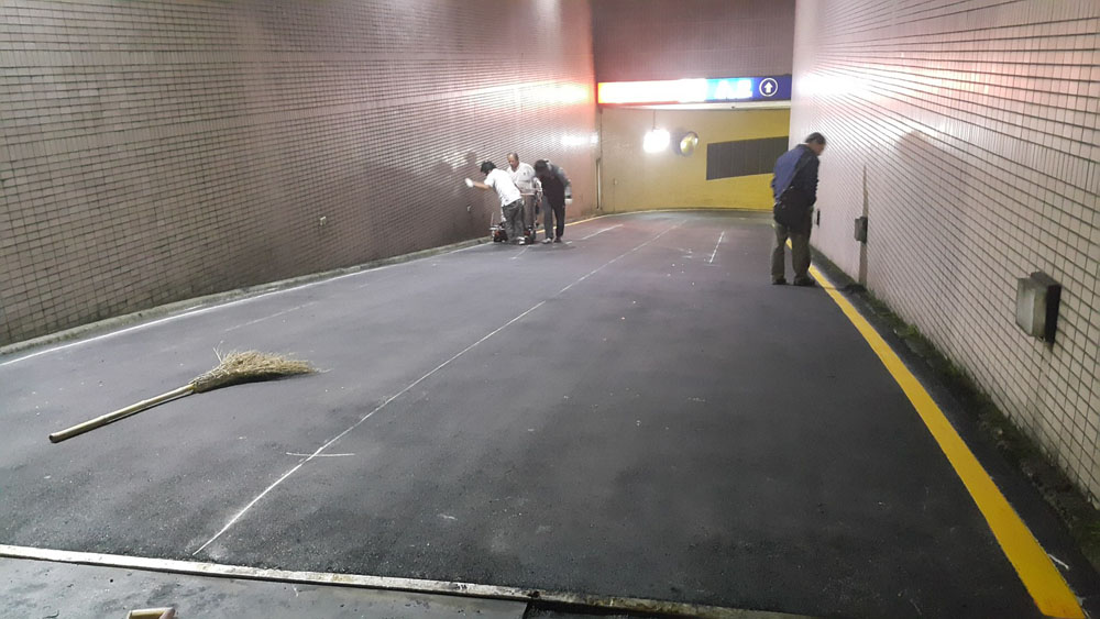 汐止國泰醫院停車場標線