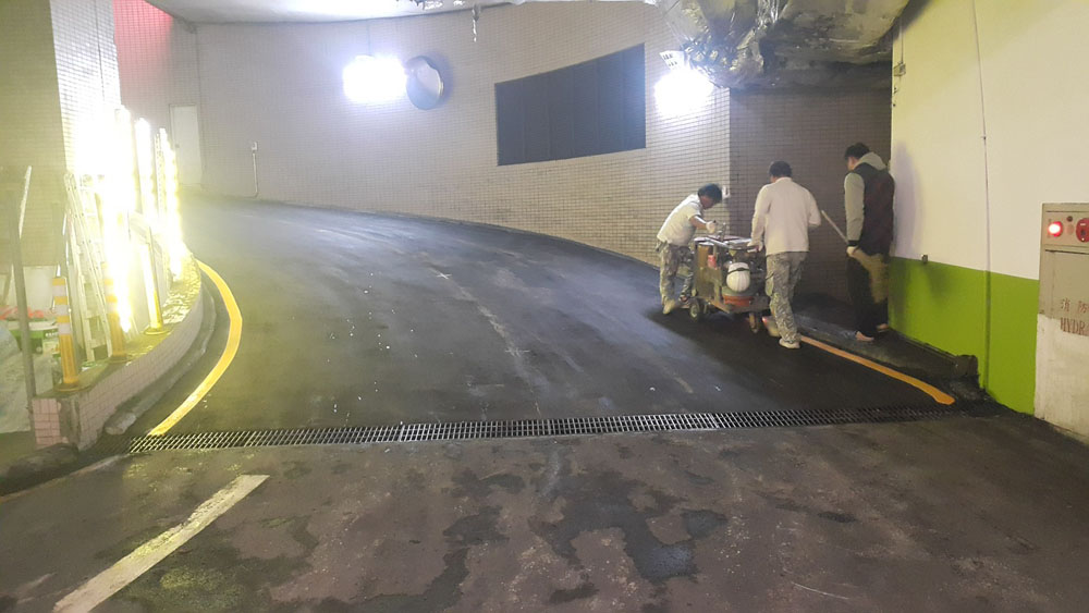 汐止國泰醫院停車場標線