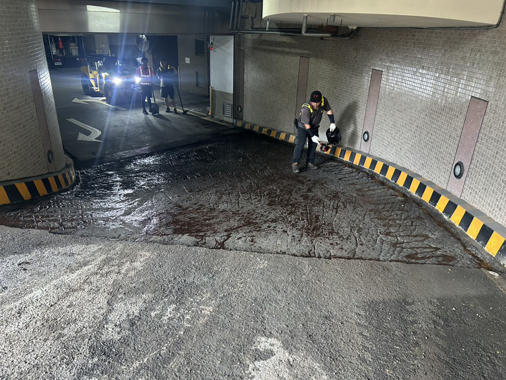 內湖社區斜坡車道瀝青鋪設/刨除/切割/熱拌標線
